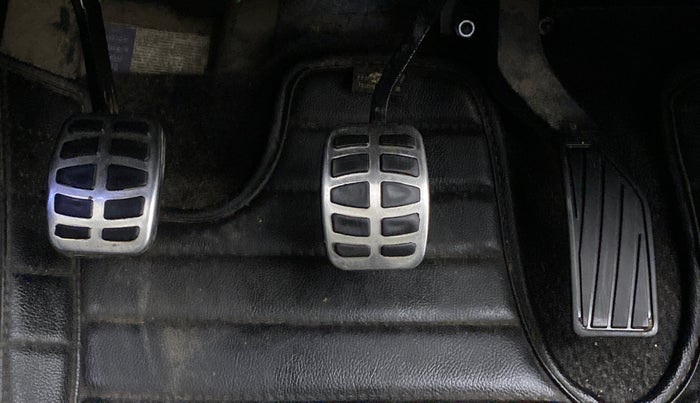 2017 Maruti S Cross ALPHA SHVS, Diesel, Manual, 28,444 km, Pedals