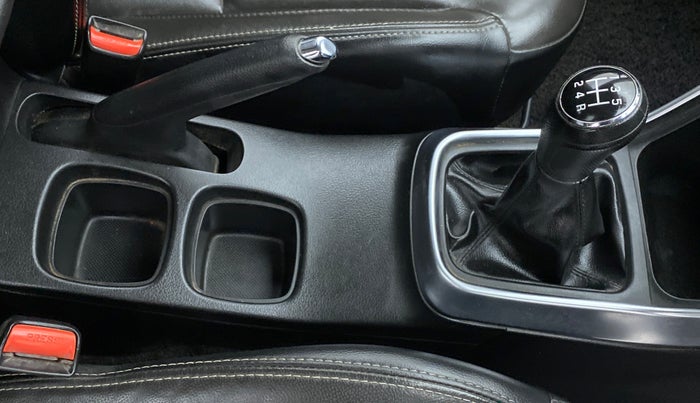 2017 Maruti S Cross ALPHA SHVS, Diesel, Manual, 28,444 km, Gear Lever