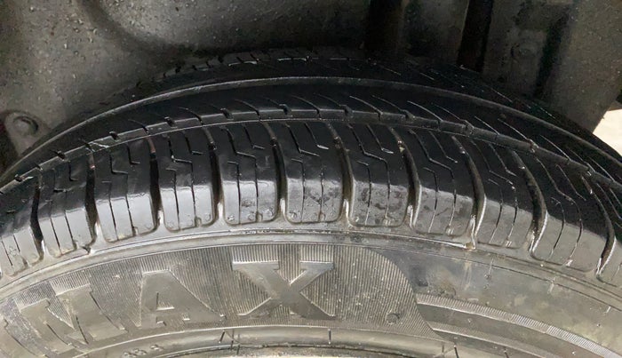 2014 Maruti Swift Dzire VXI, Petrol, Manual, 85,640 km, Left Rear Tyre Tread