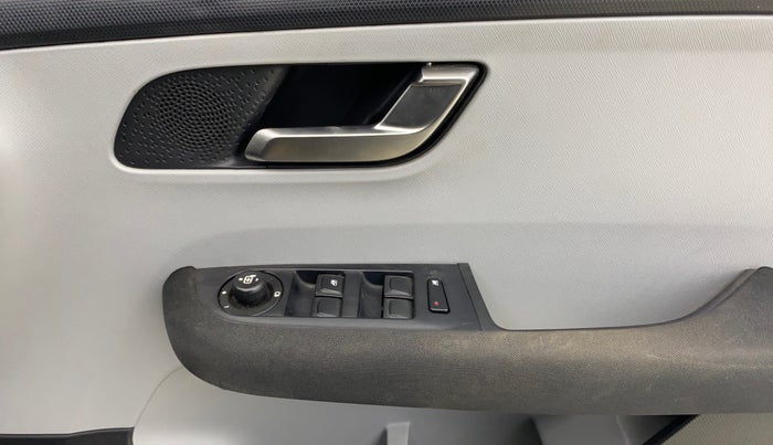 2020 Tata ALTROZ XZ PETROL, Petrol, Manual, 78,284 km, Driver Side Door Panels Control