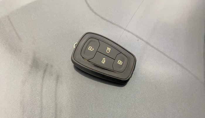 2020 Tata ALTROZ XZ PETROL, Petrol, Manual, 78,284 km, Key Close Up