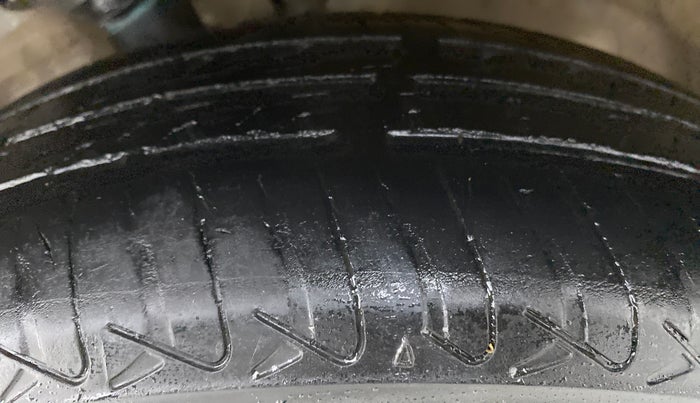 2016 Maruti Wagon R 1.0 VXI AMT, Petrol, Automatic, 85,138 km, Left Front Tyre Tread