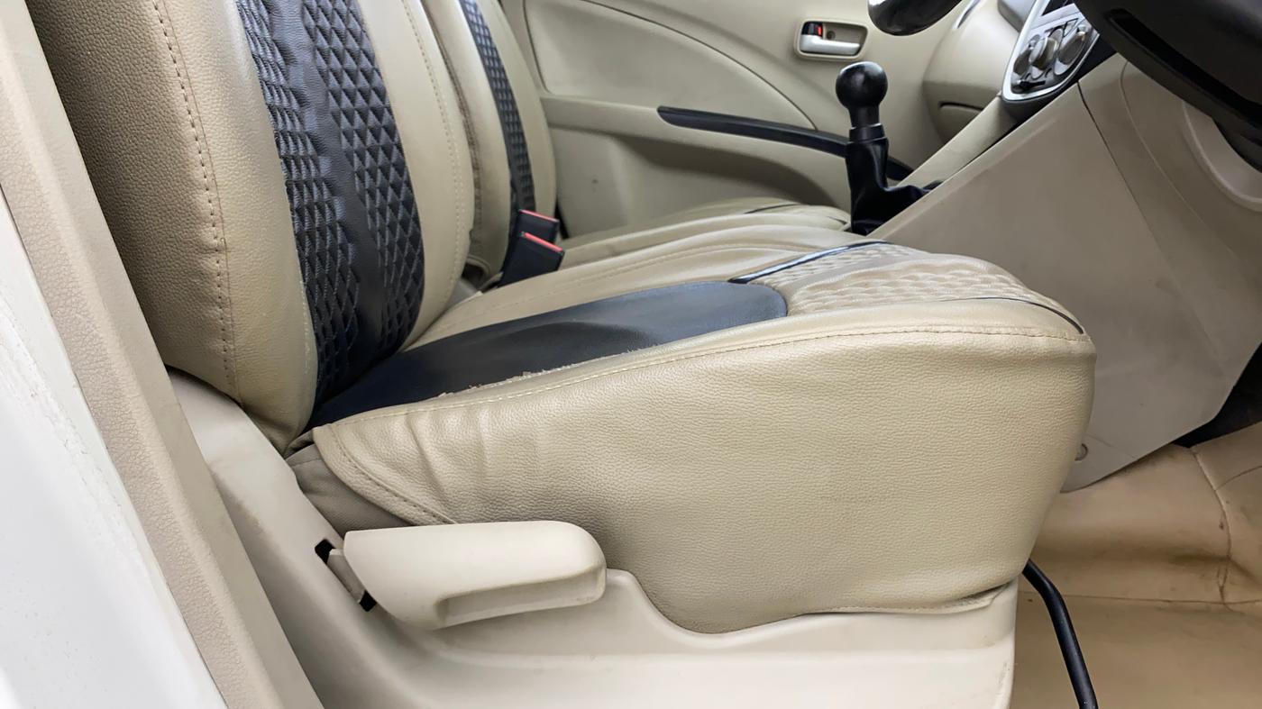 2020 Maruti Celerio VXI (O) CNG, CNG, Manual, 1,15,376 km, Driver Side Adjustment Panel
