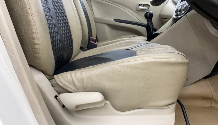 2020 Maruti Celerio VXI (O) CNG, CNG, Manual, 1,15,376 km, Driver Side Adjustment Panel