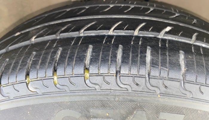 2020 Maruti Celerio VXI (O) CNG, CNG, Manual, 1,15,376 km, Right Front Tyre Tread