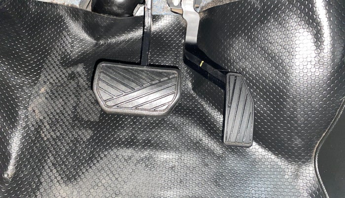 2016 Maruti Wagon R 1.0 VXI AMT, Petrol, Automatic, 56,463 km, Pedals