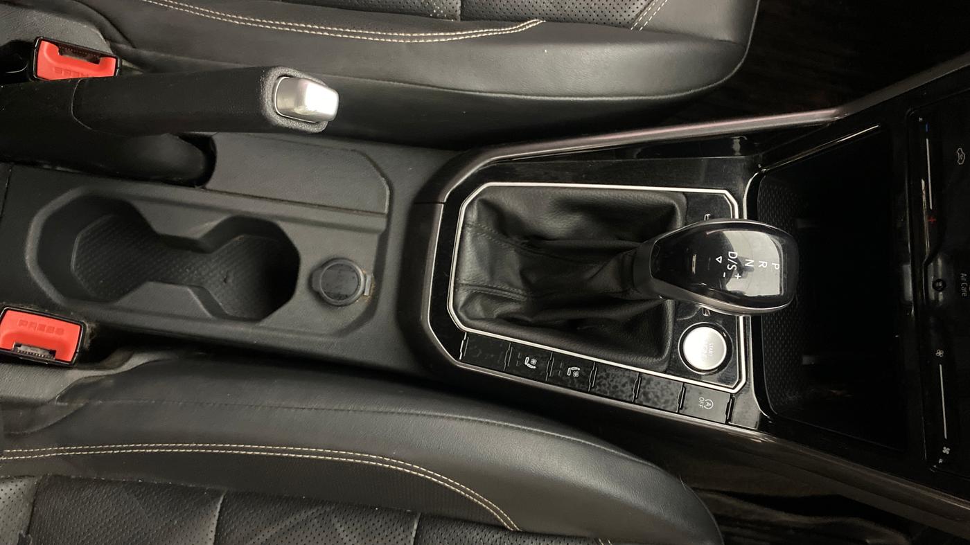 2022 Volkswagen VIRTUS GT PLUS TSI 1.5 EVO DSG, Petrol, Automatic, 1,06,421 km, Gear Lever