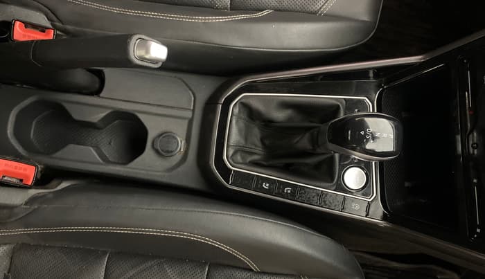 2022 Volkswagen VIRTUS GT PLUS TSI 1.5 EVO DSG, Petrol, Automatic, 1,06,421 km, Gear Lever