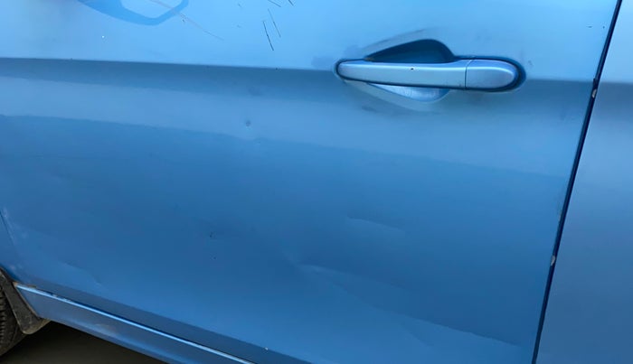 2017 Tata Tiago XZA PETROL, CNG, Automatic, 92,561 km, Front passenger door - Slightly dented