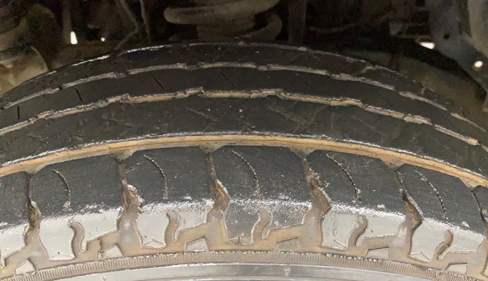 2018 Mahindra TUV300 T10 AMT, Diesel, Automatic, 34,771 km, Left Front Tyre Tread