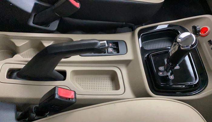 2018 Mahindra TUV300 T10 AMT, Diesel, Automatic, 34,771 km, Gear Lever