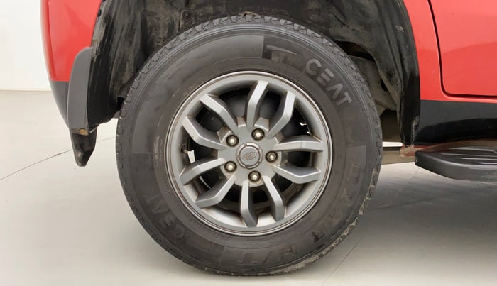 2018 Mahindra TUV300 T10 AMT, Diesel, Automatic, 34,771 km, Right Rear Wheel