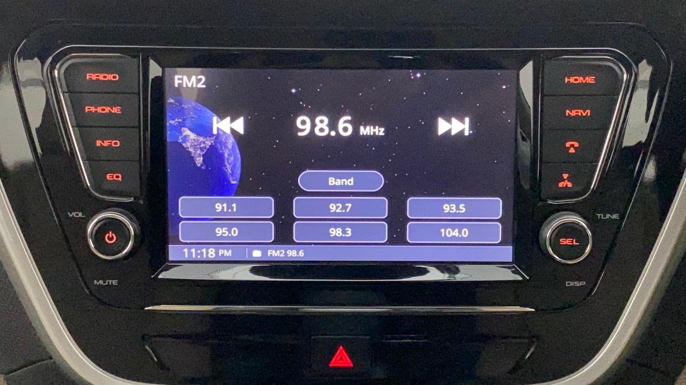 2018 Mahindra TUV300 T10 AMT, Diesel, Automatic, 34,771 km, Infotainment System