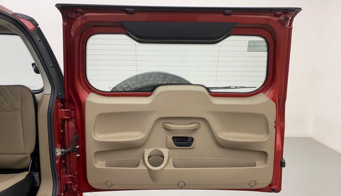 2018 Mahindra TUV300 T10 AMT, Diesel, Automatic, 34,771 km, Boot Door Open