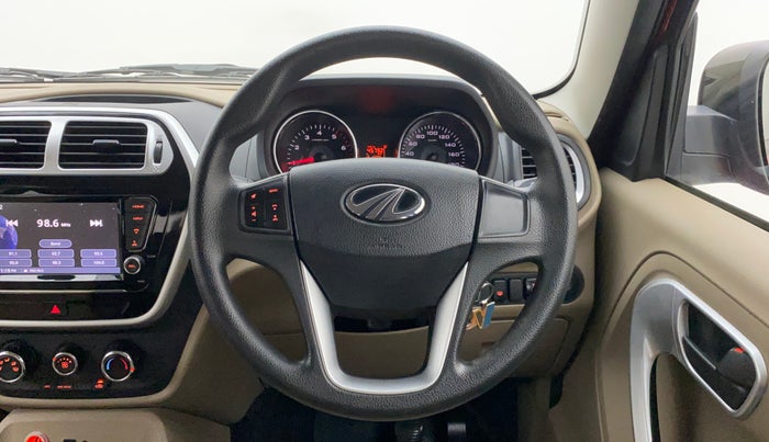 2018 Mahindra TUV300 T10 AMT, Diesel, Automatic, 34,771 km, Steering Wheel Close Up
