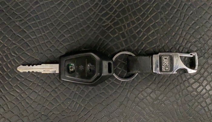 2018 Mahindra TUV300 T10 AMT, Diesel, Automatic, 34,771 km, Key Close Up