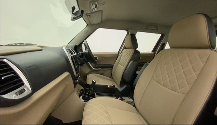 2018 Mahindra TUV300 T10 AMT, Diesel, Automatic, 34,771 km, Right Side Front Door Cabin