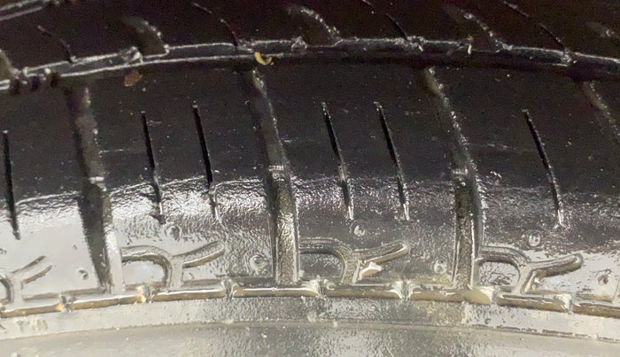 2017 Hyundai Eon ERA PLUS (O), Petrol, Manual, 33,154 km, Right Rear Tyre Tread