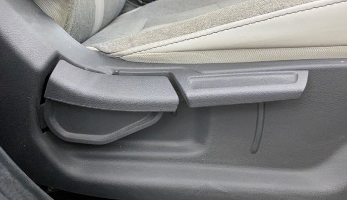 2022 Hyundai GRAND I10 NIOS SPORTZ AMT 1.2 KAPPA VTVT, Petrol, Automatic, 32,622 km, Driver Side Adjustment Panel