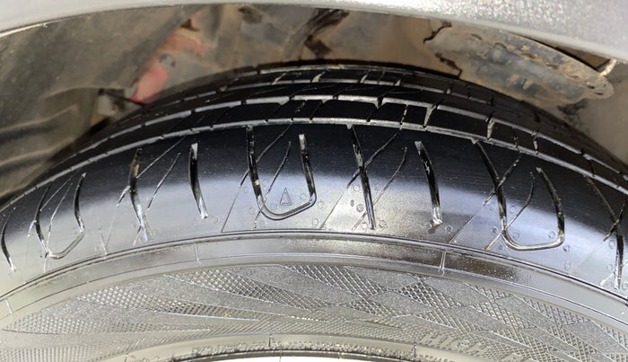 2019 Mahindra XUV300 W8 (O) 1.5 DIESEL, Diesel, Manual, 46,678 km, Left Front Tyre Tread