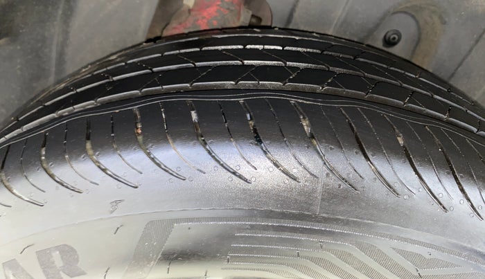 2019 Mahindra XUV300 W8 (O) 1.5 DIESEL, Diesel, Manual, 46,678 km, Left Rear Tyre Tread