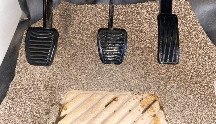 2019 Mahindra XUV300 W8 (O) 1.5 DIESEL, Diesel, Manual, 46,678 km, Pedals