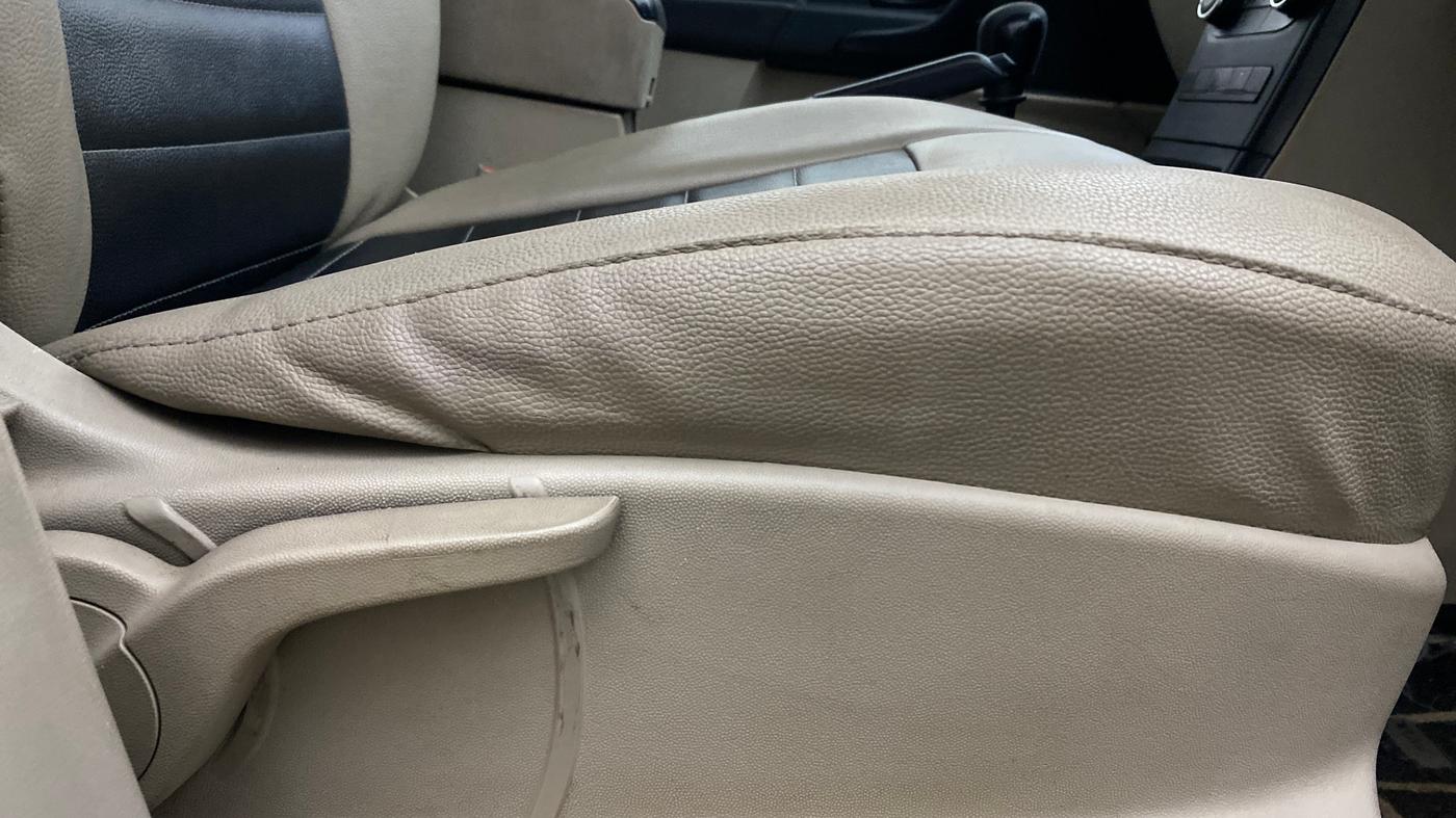 2016 Mahindra XUV500 W4, Diesel, Manual, 49,217 km, Driver Side Adjustment Panel