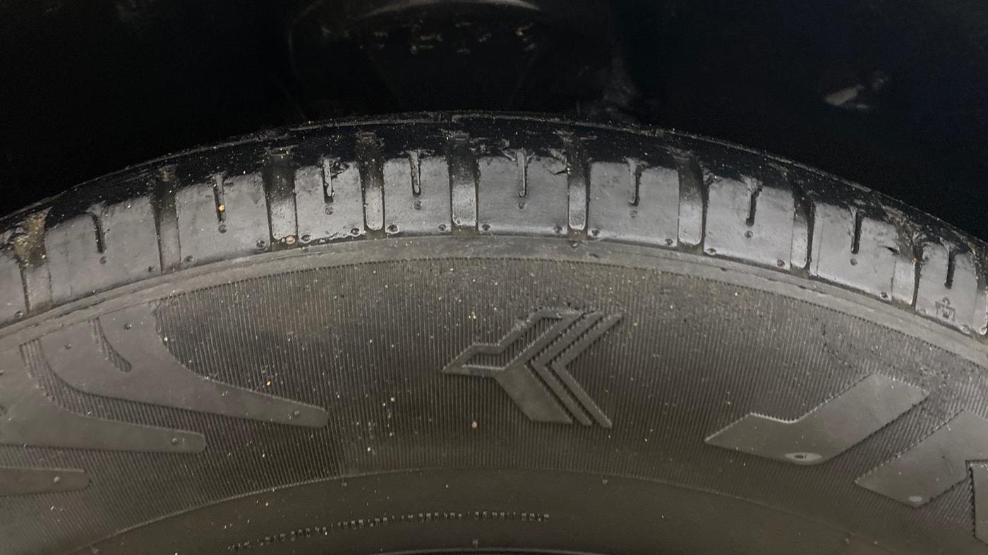 2016 Mahindra XUV500 W4, Diesel, Manual, 49,217 km, Right Front Tyre Tread