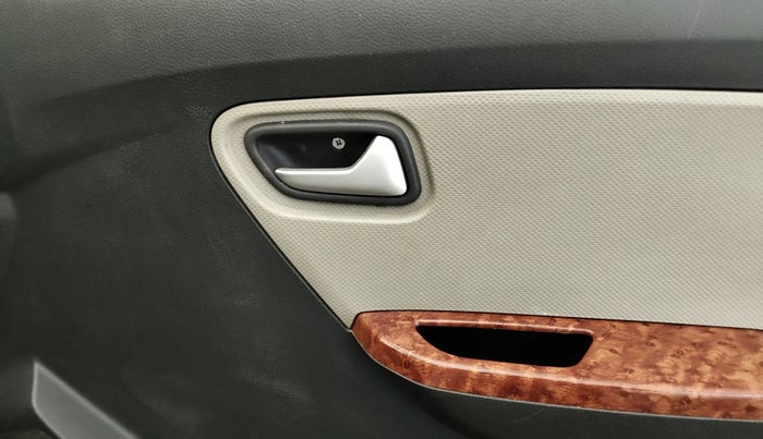 2019 Maruti Alto K10 VXI, CNG, Manual, 38,215 km, Driver Side Door Panels Control