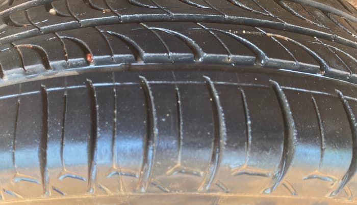 2012 Maruti Swift ZXI, Petrol, Manual, 74,425 km, Left Front Tyre Tread