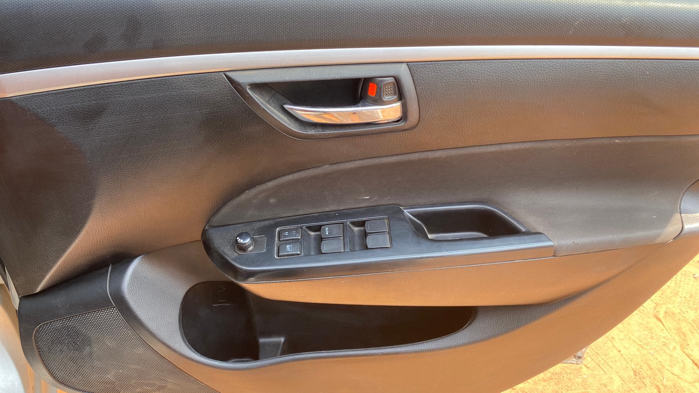 2012 Maruti Swift ZXI, Petrol, Manual, 74,425 km, Driver Side Door Panels Control