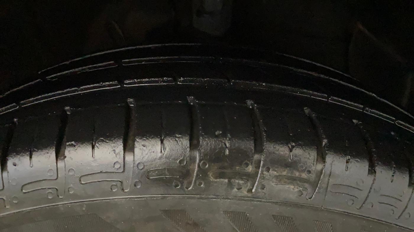 2022 Hyundai AURA S 1.2 CNG, CNG, Manual, 30,035 km, Right Front Tyre Tread