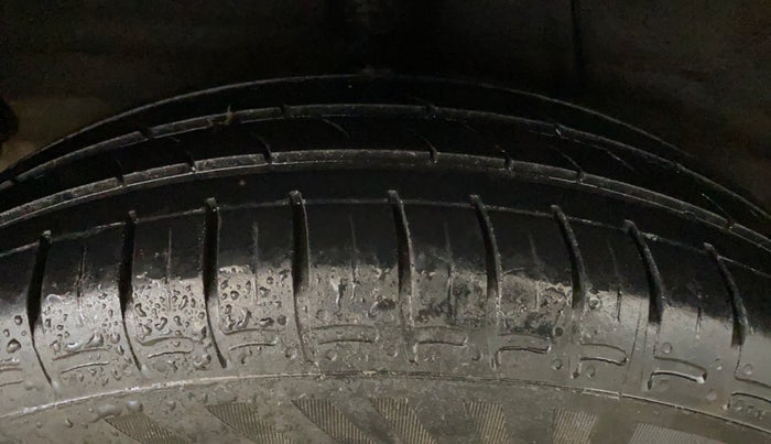 2022 Hyundai AURA S 1.2 CNG, CNG, Manual, 30,019 km, Right Rear Tyre Tread