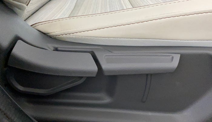 2022 Hyundai AURA S 1.2 CNG, CNG, Manual, 30,019 km, Driver Side Adjustment Panel