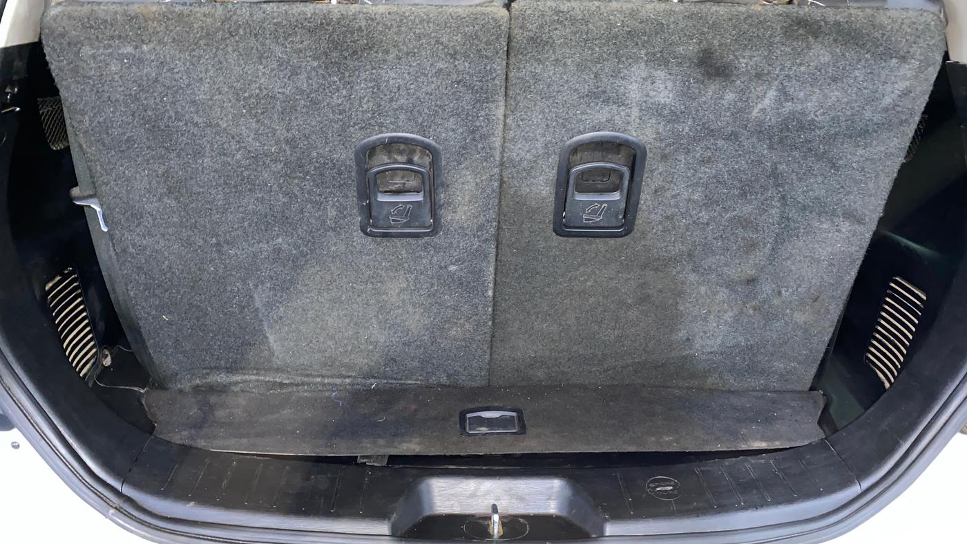 2019 Mahindra XUV500 W9, Diesel, Manual, 77,303 km, Boot Inside