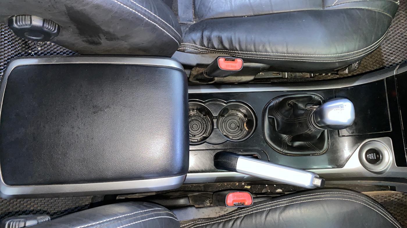 2019 Mahindra XUV500 W9, Diesel, Manual, 77,303 km, Gear Lever