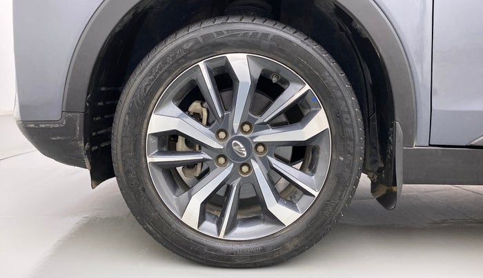 2021 Mahindra XUV300 W8 (O) 1.5 DIESEL, Diesel, Manual, 57,025 km, Left Front Wheel