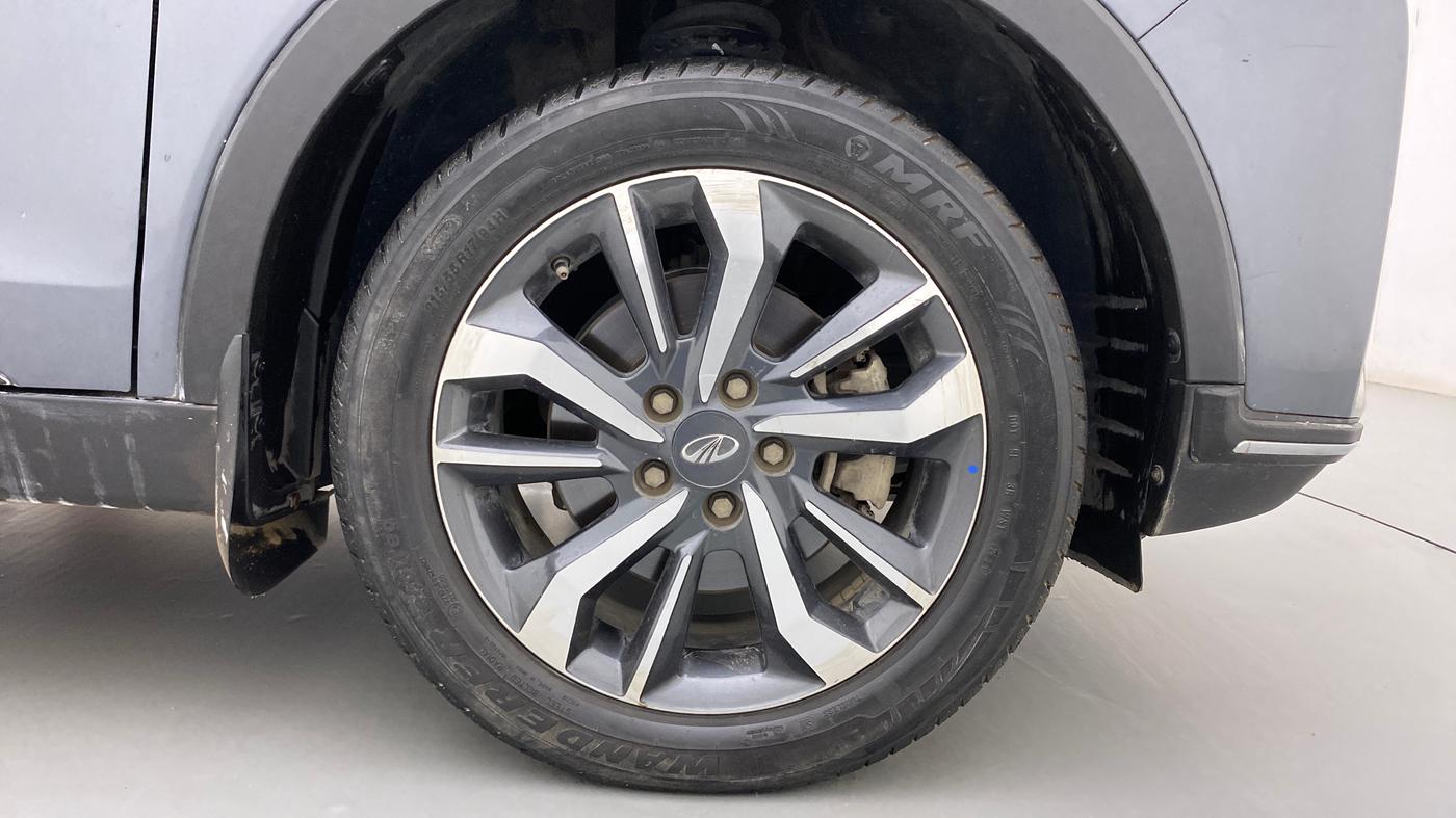 2021 Mahindra XUV300 W8 (O) 1.5 DIESEL, Diesel, Manual, 57,025 km, Right Front Wheel