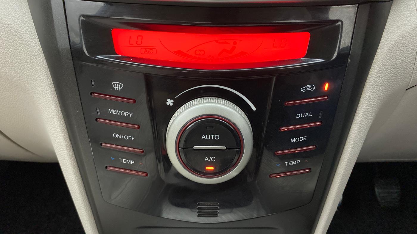 2021 Mahindra XUV300 W8 (O) 1.5 DIESEL, Diesel, Manual, 57,025 km, Automatic Climate Control