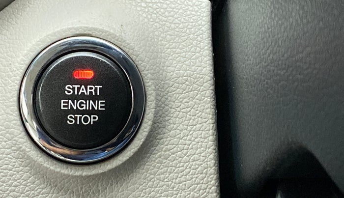 2021 Mahindra XUV300 W8 (O) 1.5 DIESEL, Diesel, Manual, 57,025 km, Keyless Start/ Stop Button