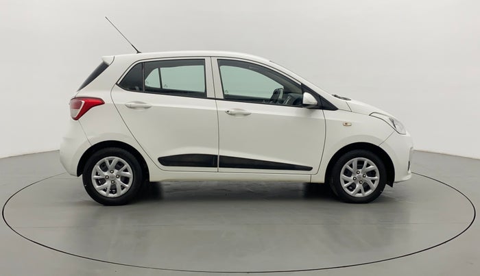2017 Hyundai Grand i10 SPORTZ 1.2 KAPPA VTVT, Petrol, Manual, 58,290 km, Right Side View