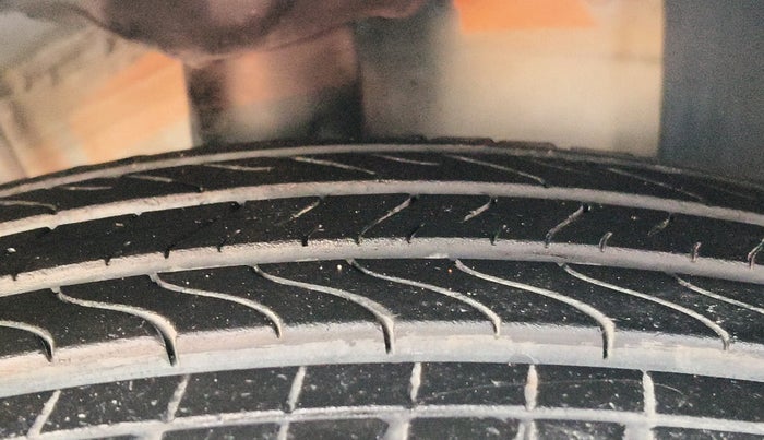 2021 Volkswagen TAIGUN GT PLUS 1.5 TSI DSG, Petrol, Automatic, 69,530 km, Right Front Tyre Tread