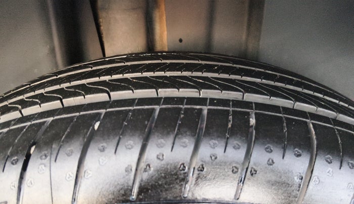 2021 Volkswagen TAIGUN GT PLUS 1.5 TSI DSG, Petrol, Automatic, 69,530 km, Right Rear Tyre Tread