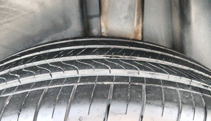 2021 Volkswagen TAIGUN GT PLUS 1.5 TSI DSG, Petrol, Automatic, 69,530 km, Left Rear Tyre Tread