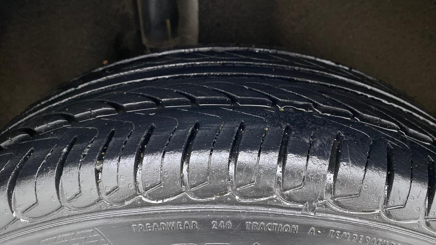2016 Ford Ecosport TITANIUM 1.5L PETROL AT, Petrol, Automatic, 62,867 km, Right Rear Tyre Tread