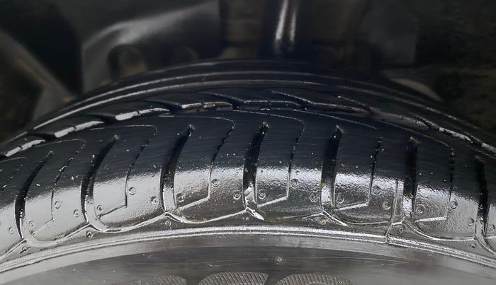 2016 Ford Ecosport TITANIUM 1.5L PETROL AT, Petrol, Automatic, 62,867 km, Left Front Tyre Tread