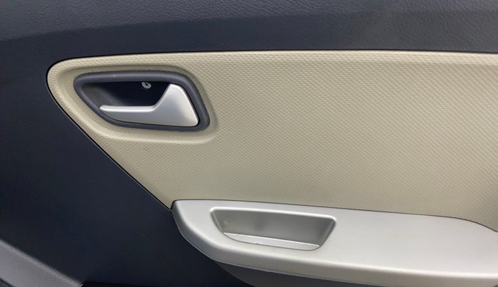 2015 Maruti Alto K10 VXI AMT, Petrol, Automatic, 39,682 km, Driver Side Door Panels Control