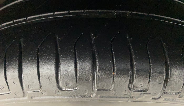 2015 Maruti Alto K10 VXI AMT, Petrol, Automatic, 39,682 km, Right Front Tyre Tread