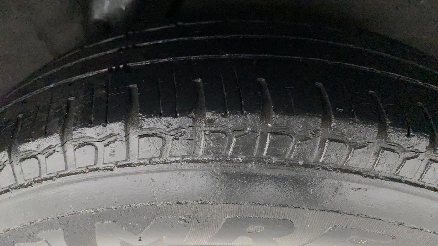 2014 Hyundai i10 MAGNA 1.1, Petrol, Manual, 38,056 km, Left Rear Tyre Tread