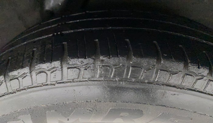 2014 Hyundai i10 MAGNA 1.1, Petrol, Manual, 38,056 km, Left Rear Tyre Tread